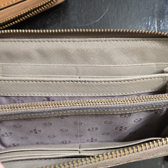 Tory Burch Brown and Cream Wallet Duo - Picture 3 of 8